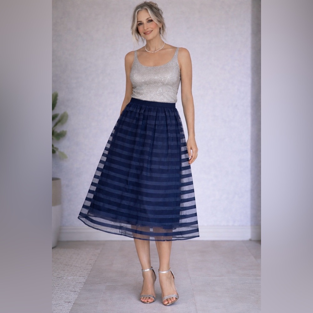 METRO WEAR Midi Skirt Size Medium Navy Blue Sheer Horizontal Stripes Lined